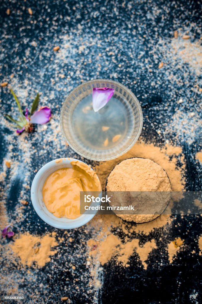 
Face pack of Multani mitti or fuller's earth. Image source: iStock