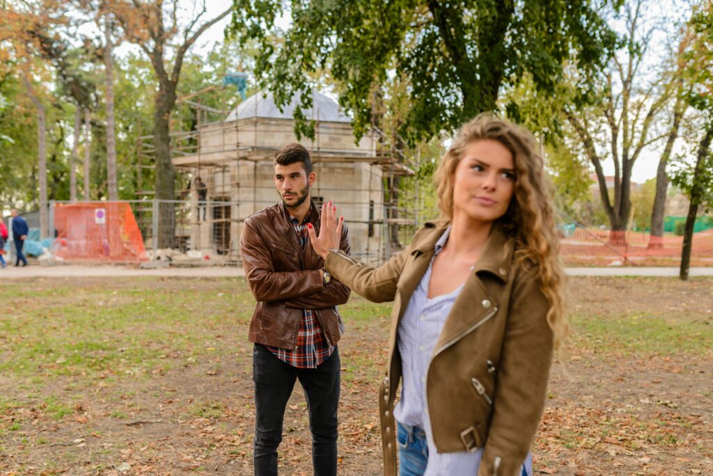 couple disagree with each other. image source: pexels.