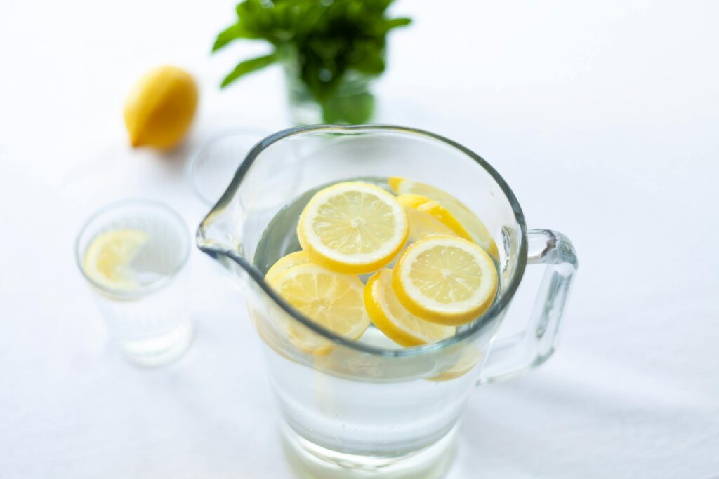 flavored water for hydration. Image source : pexels